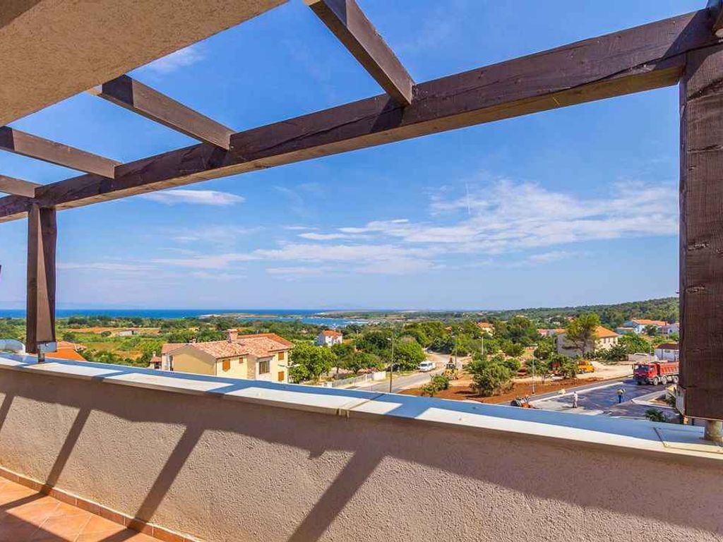 Ferienwohnung mit Balkon und Meerblick
