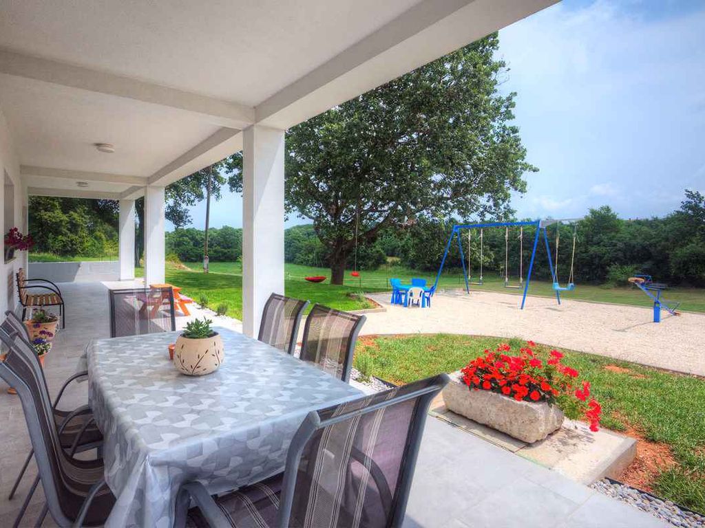 Ferienwohnung mit Terrasse, Grill und Garten zur Alleinnutzung