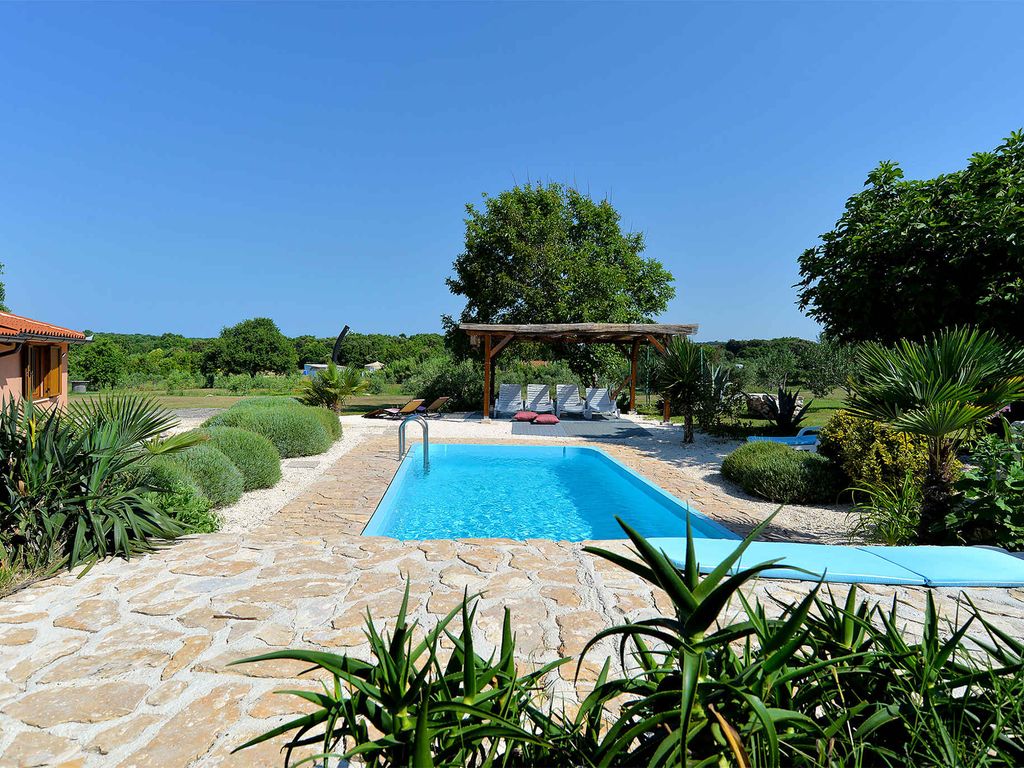 Ferienhaus mit Pool