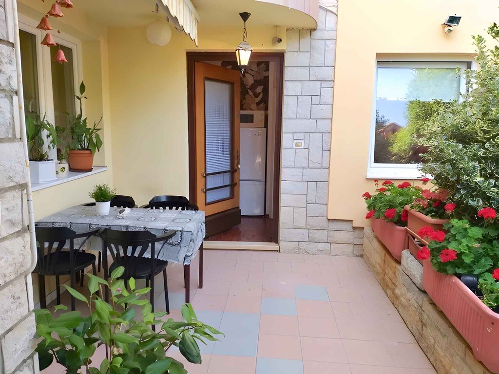 Studio mit Terrasse und Internet