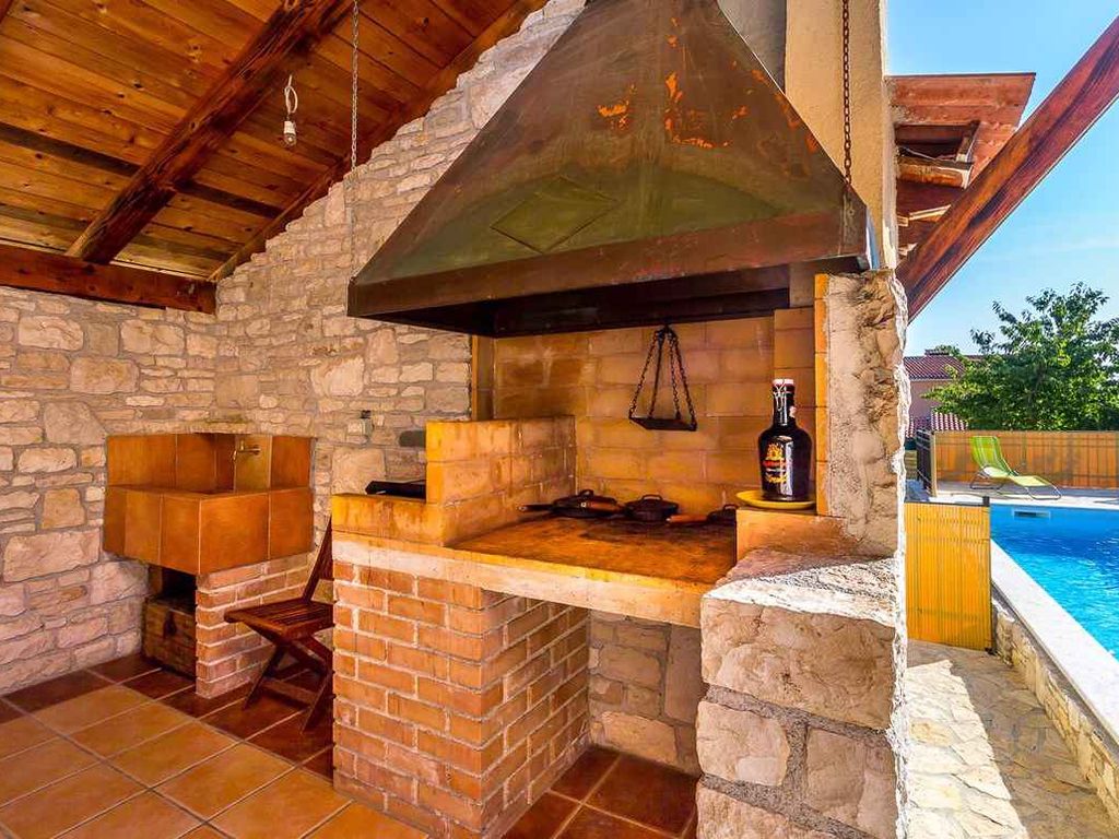 Villa mit Klimaanlage und Pool