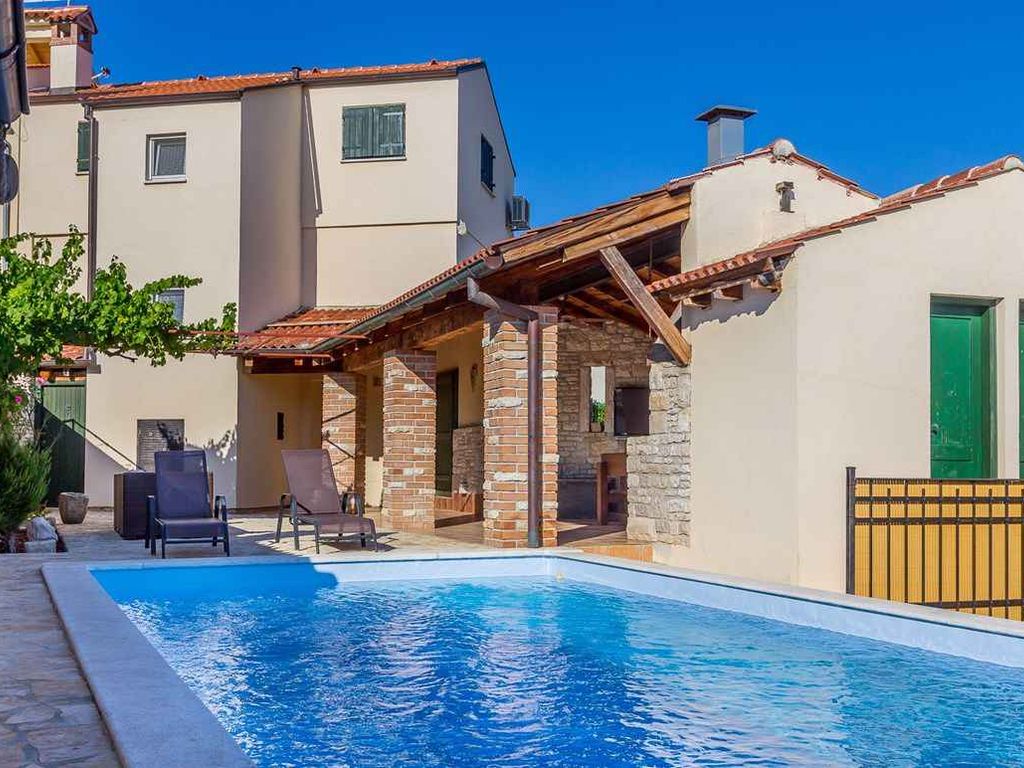 Villa mit Klimaanlage und Pool