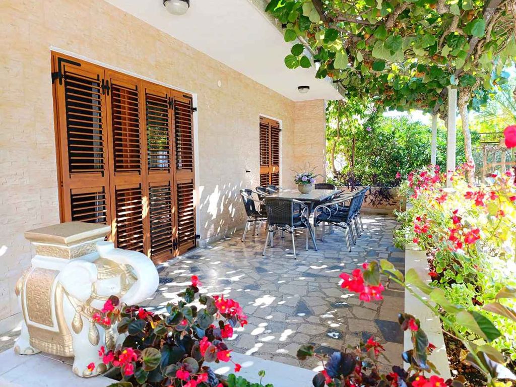 Ferienwohnung mit Terrasse und Klimaanlage