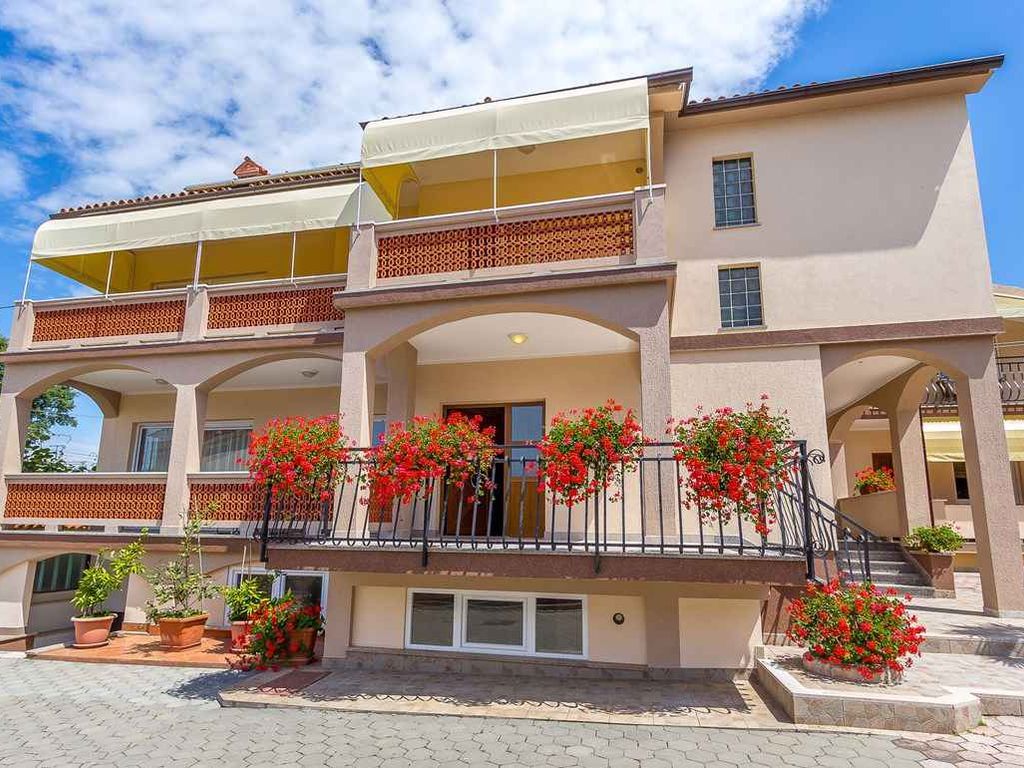 Ferienwohnung mit Terrasse und Klimaanlage