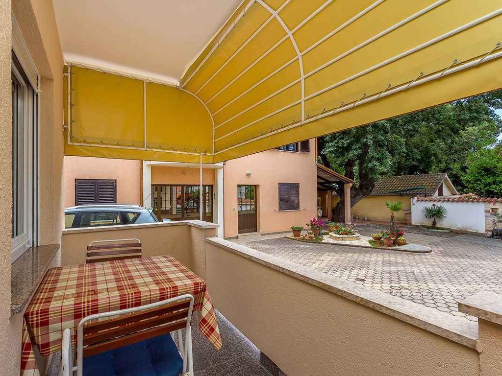 Ferienwohnung mit Terrasse und Klimaanlage