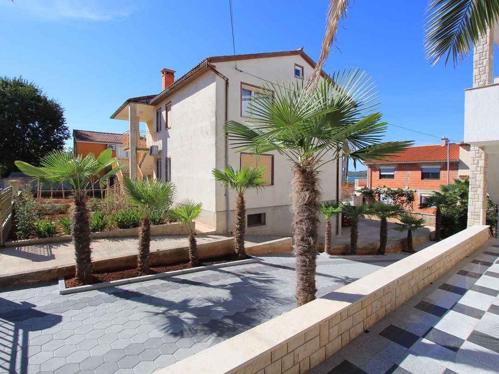 Ferienwohnung mit Balkon und Meerblick