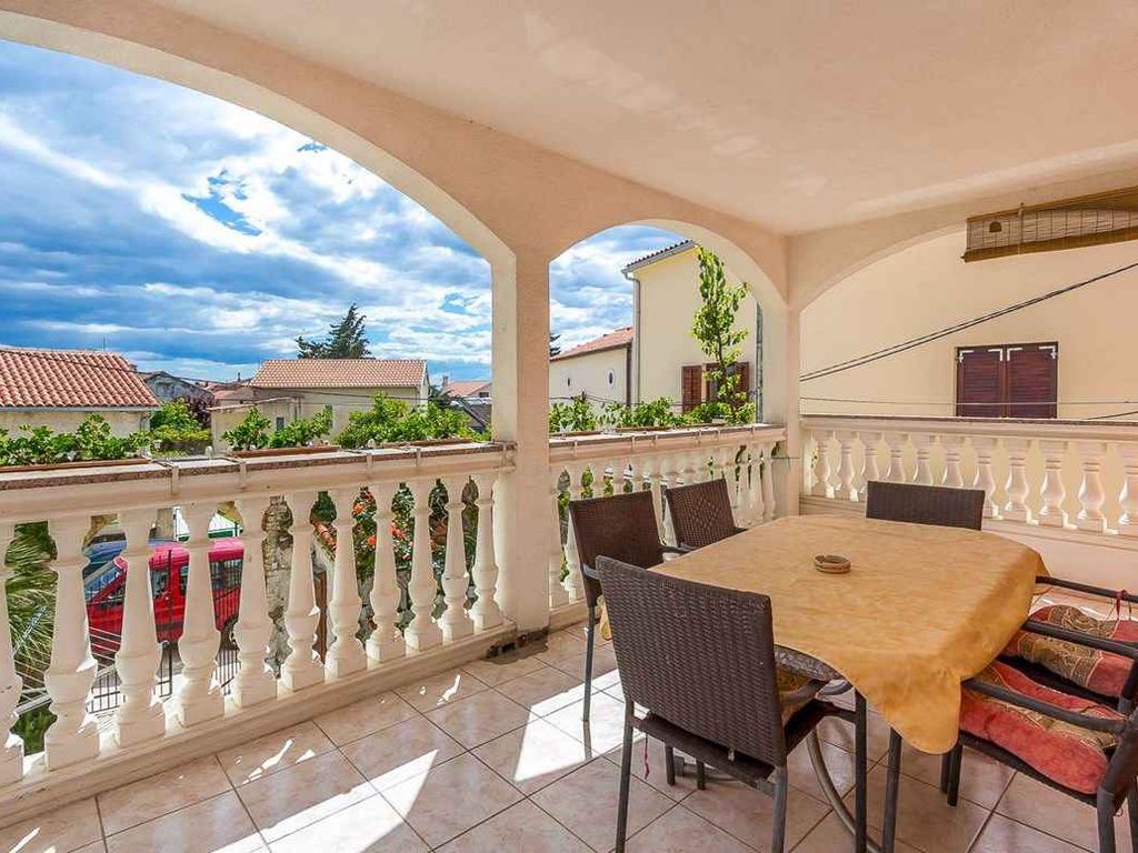 Ferienwohnung mit Balkon und Klimaanlage