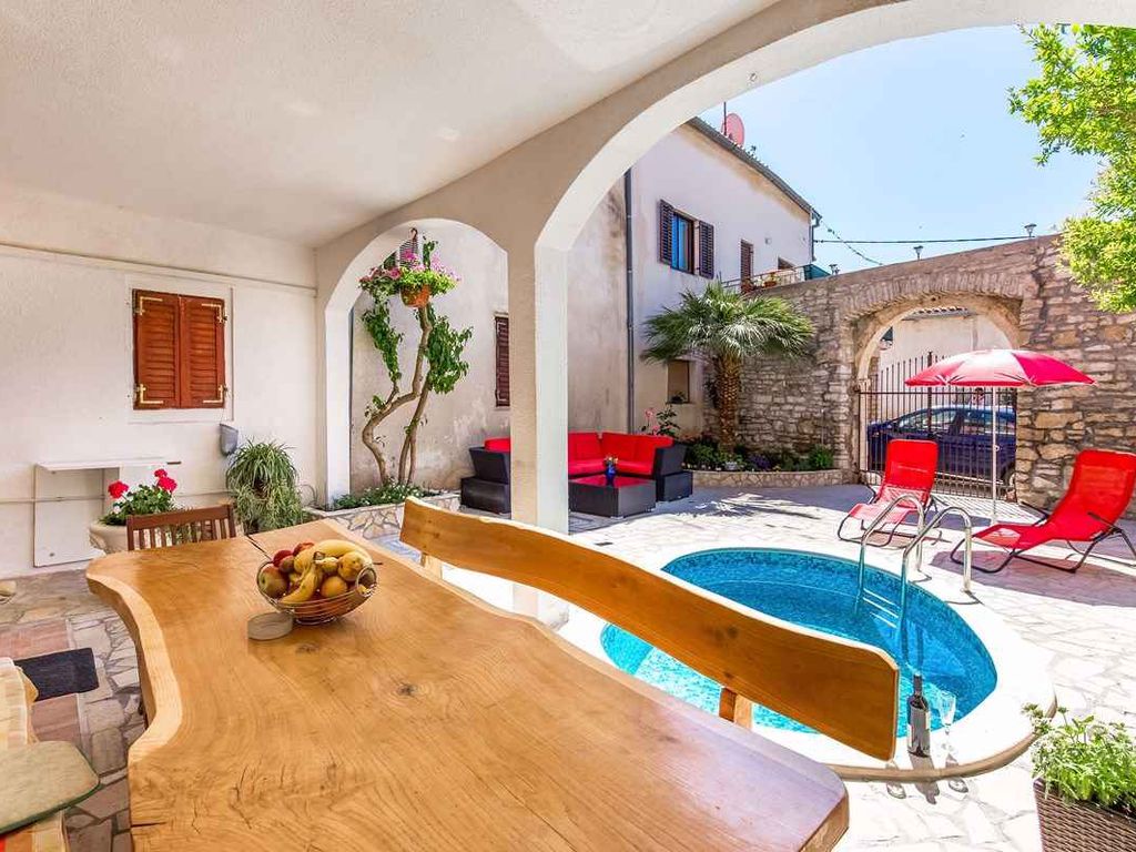 Ferienwohnung mit Balkon und Klimaanlage