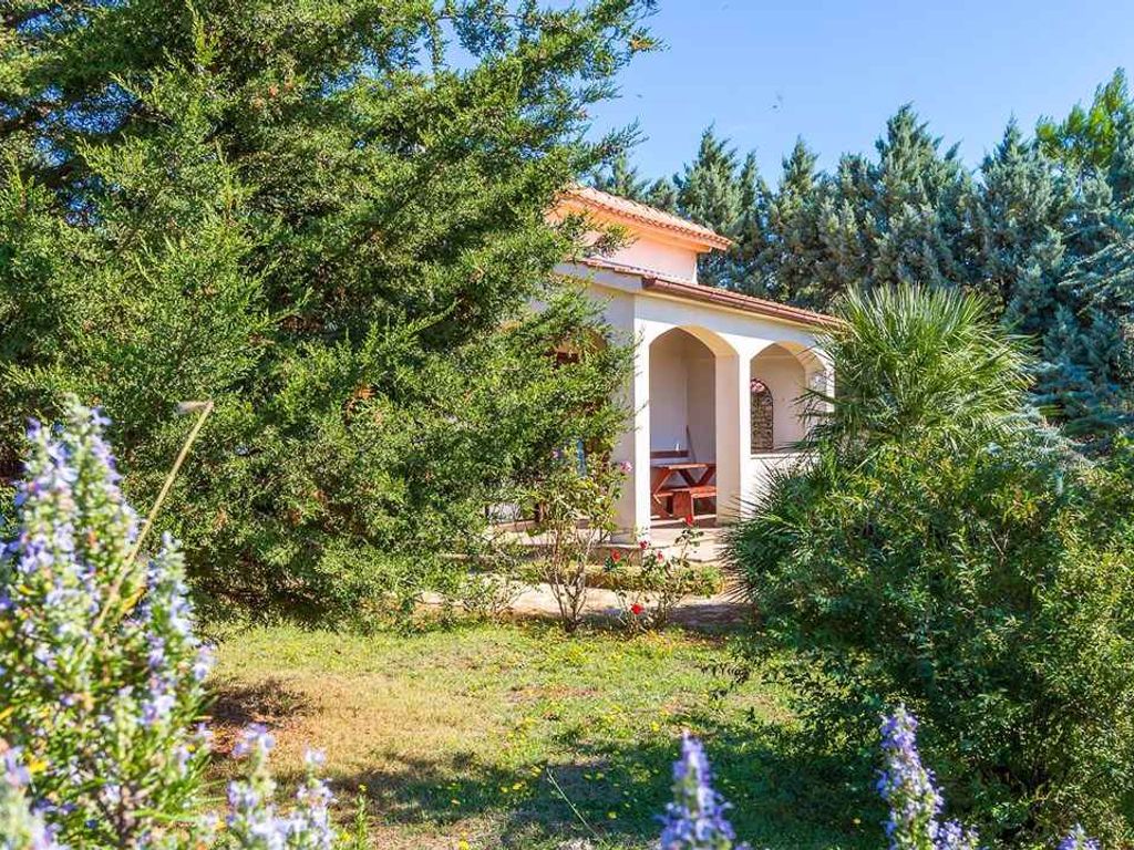 Ferienhaus mit Terrasse und idyllischem Garten