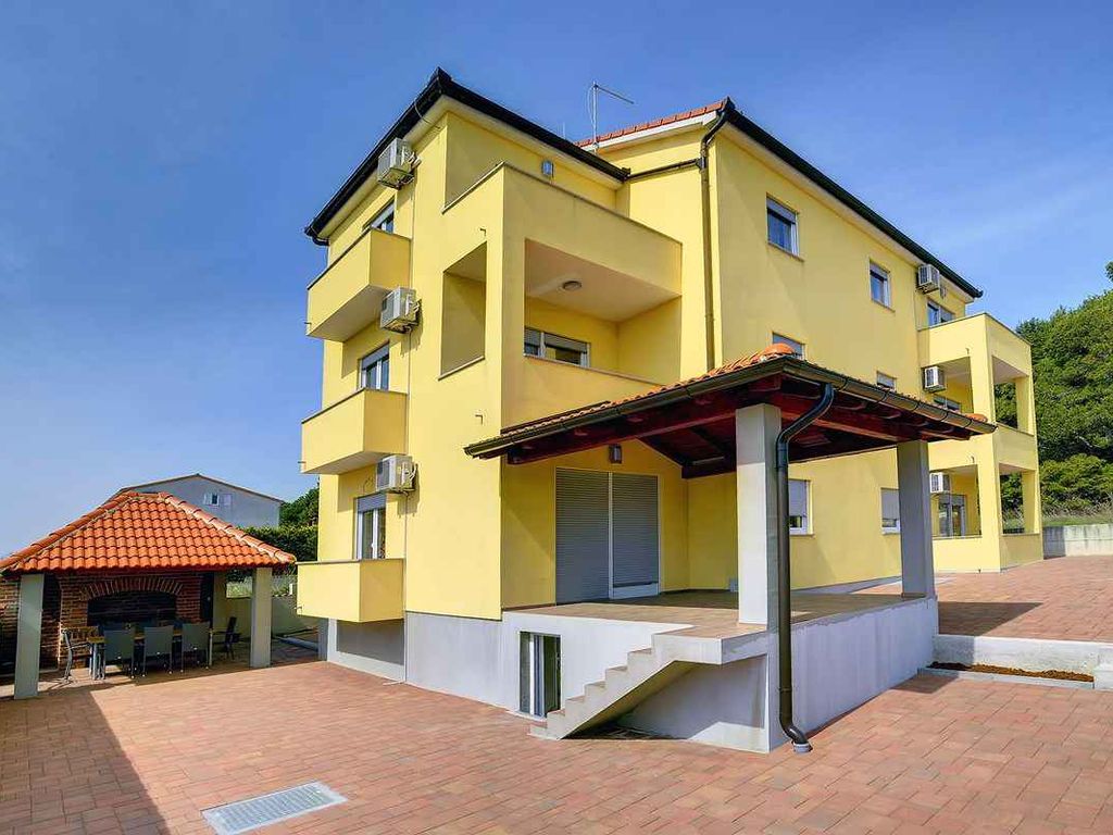 Ferienwohnung mit Grill, Balkon und Meerblick