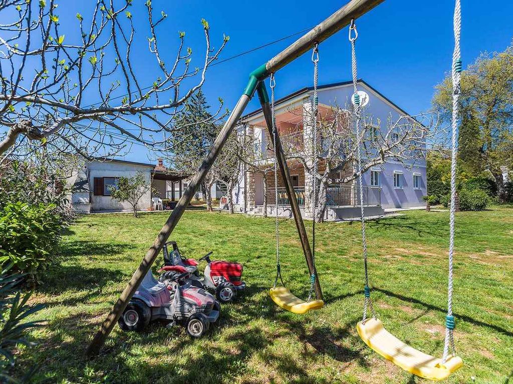 Ferienwohnung mit Balkon und Grill
