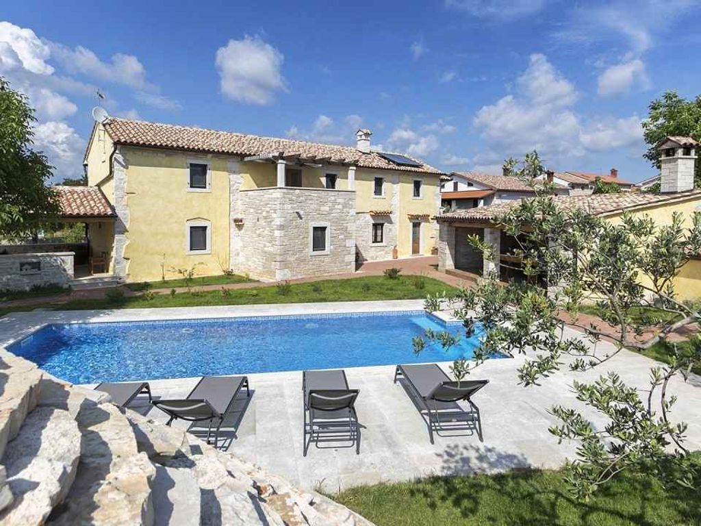 Villa mit Pool