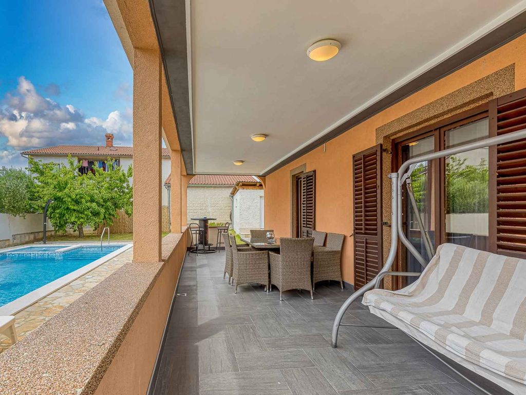 Ferienwohnung mit privatem Pool