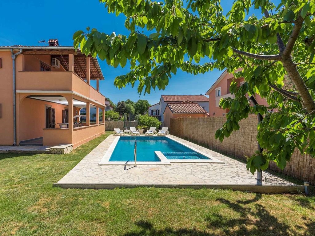 Ferienwohnung mit privatem Pool