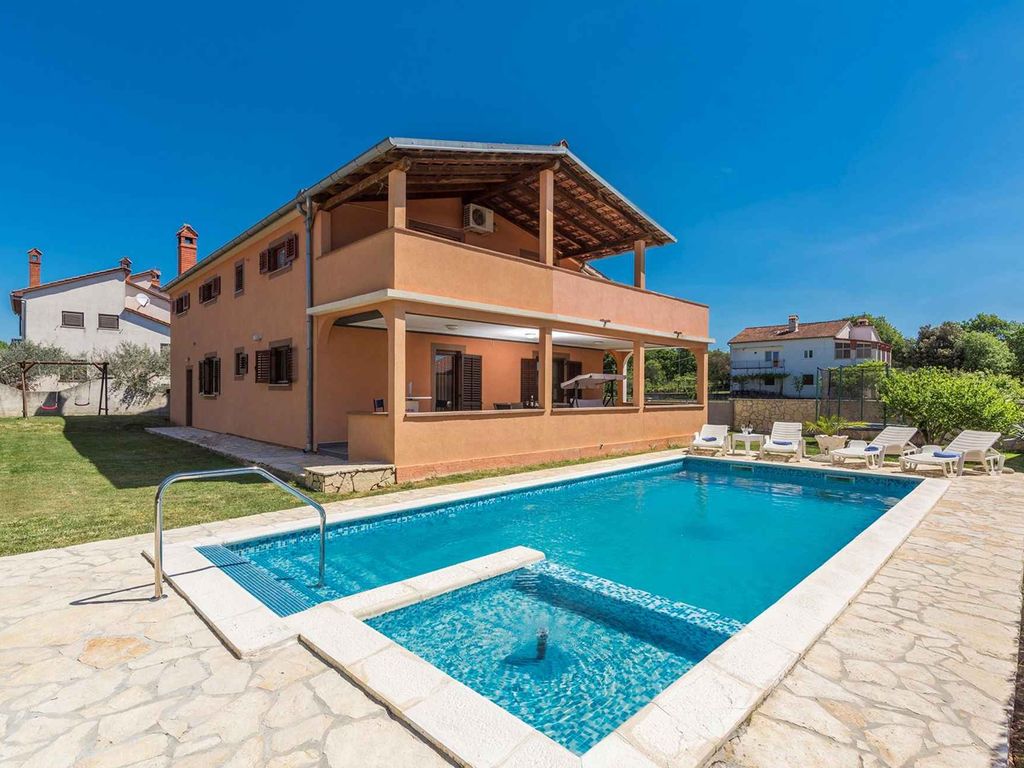 Ferienwohnung mit privatem Pool