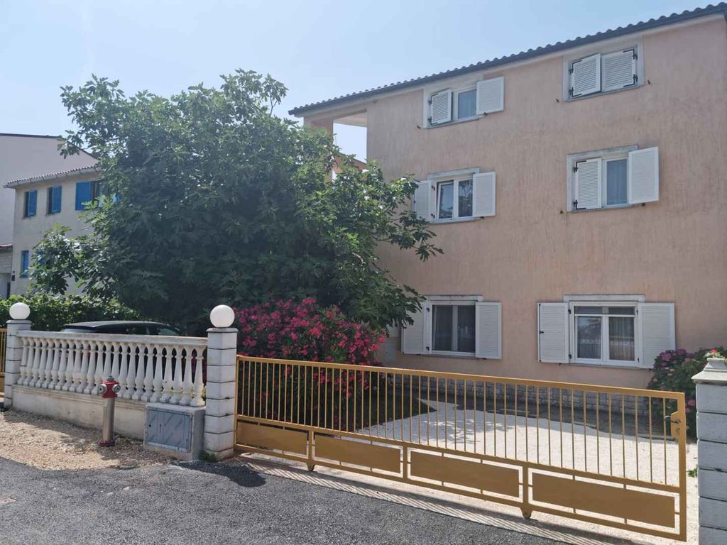Ferienwohnung mit Klimaanlage und Balkon