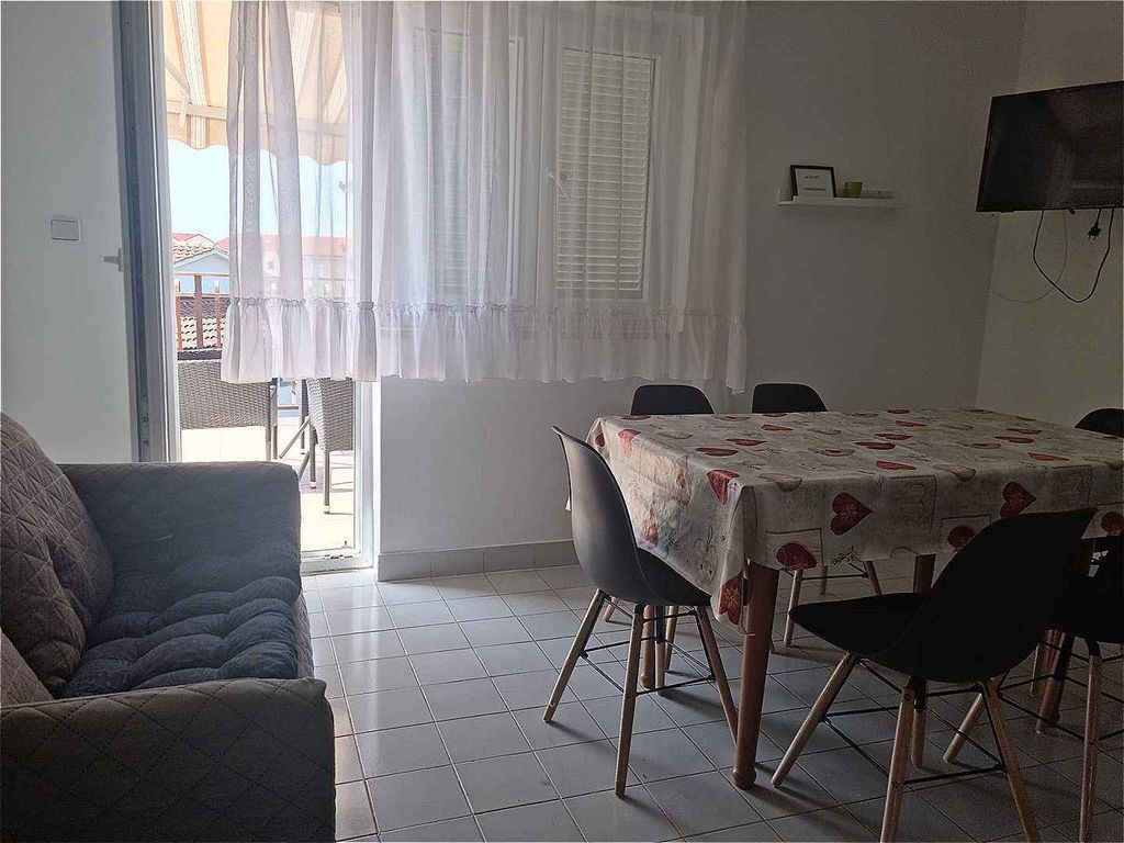 Ferienwohnung mit Klimaanlage und Balkon