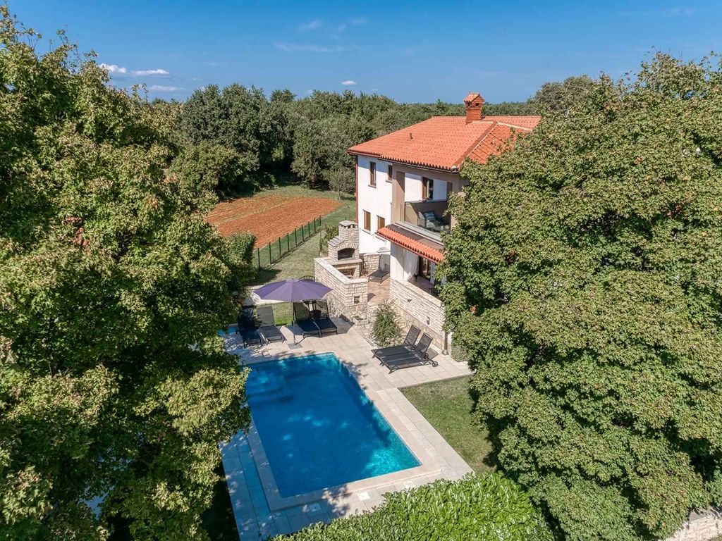 Ferienhaus mit Privatpool