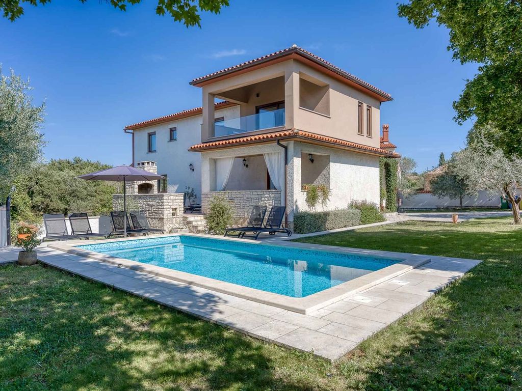 Ferienhaus mit Privatpool