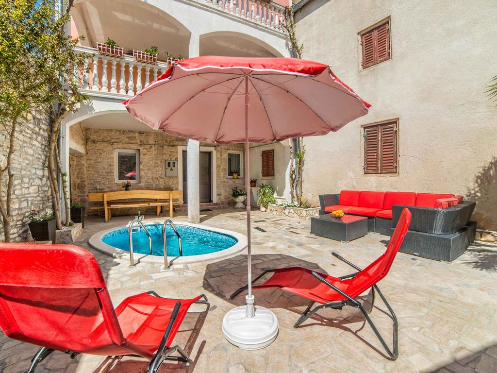 Apartment mit zwei Schlafzimmern, Balkon und Gemeinschaftspool in Medulin