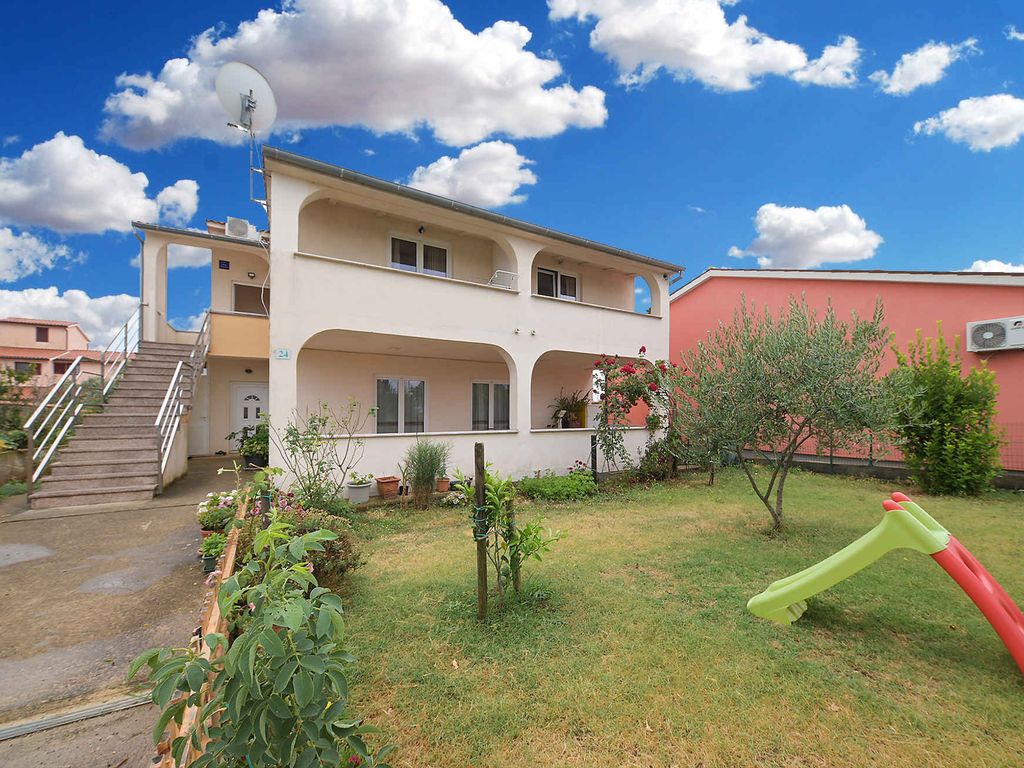 Ferienwohnung mit Balkon und Klimaanlage