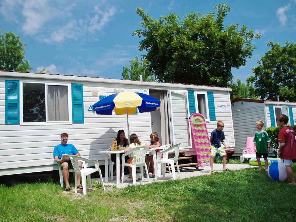 Mobilehome mit Klimaanlage, Terrasse und Pool