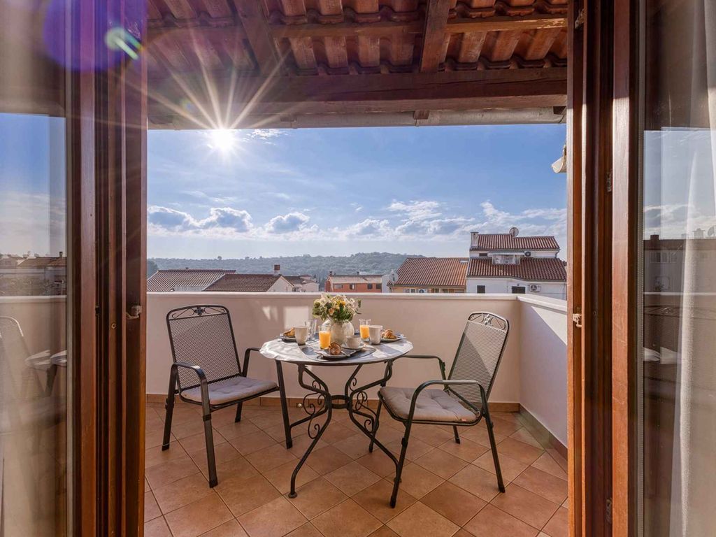 Ferienwohnung mit Klimaanlage und Balkon