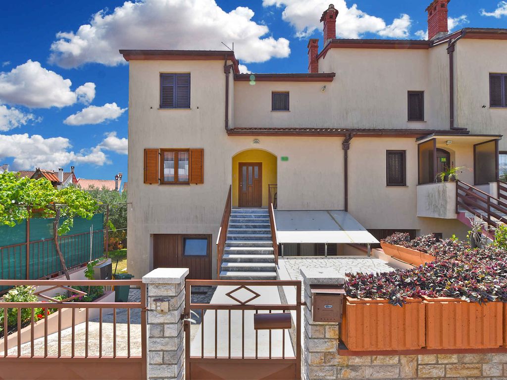 Ferienwohnung mit Terrasse und Grill