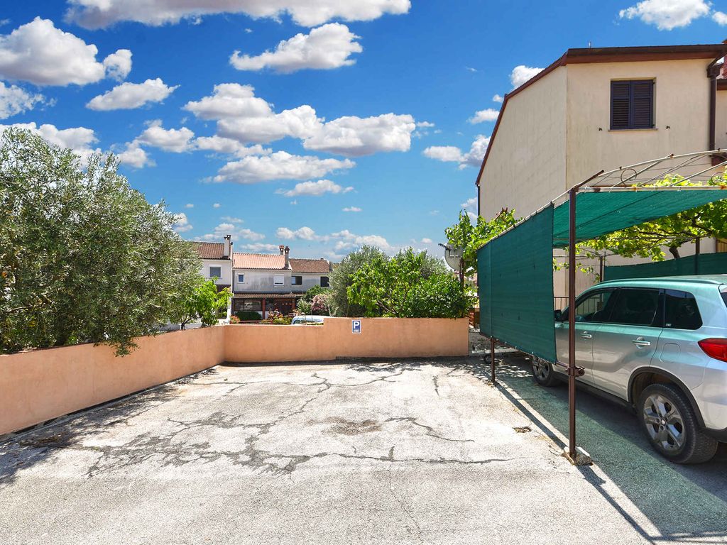 Ferienwohnung mit Terrasse und Grill