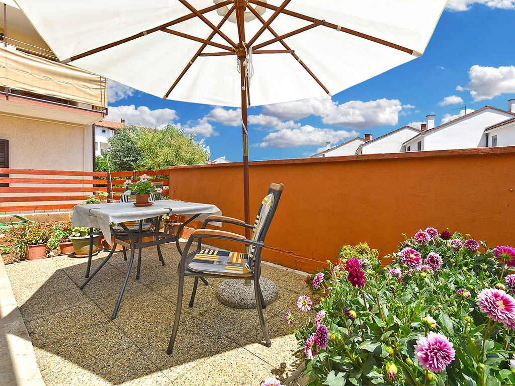 Ferienwohnung mit Terrasse und Grill
