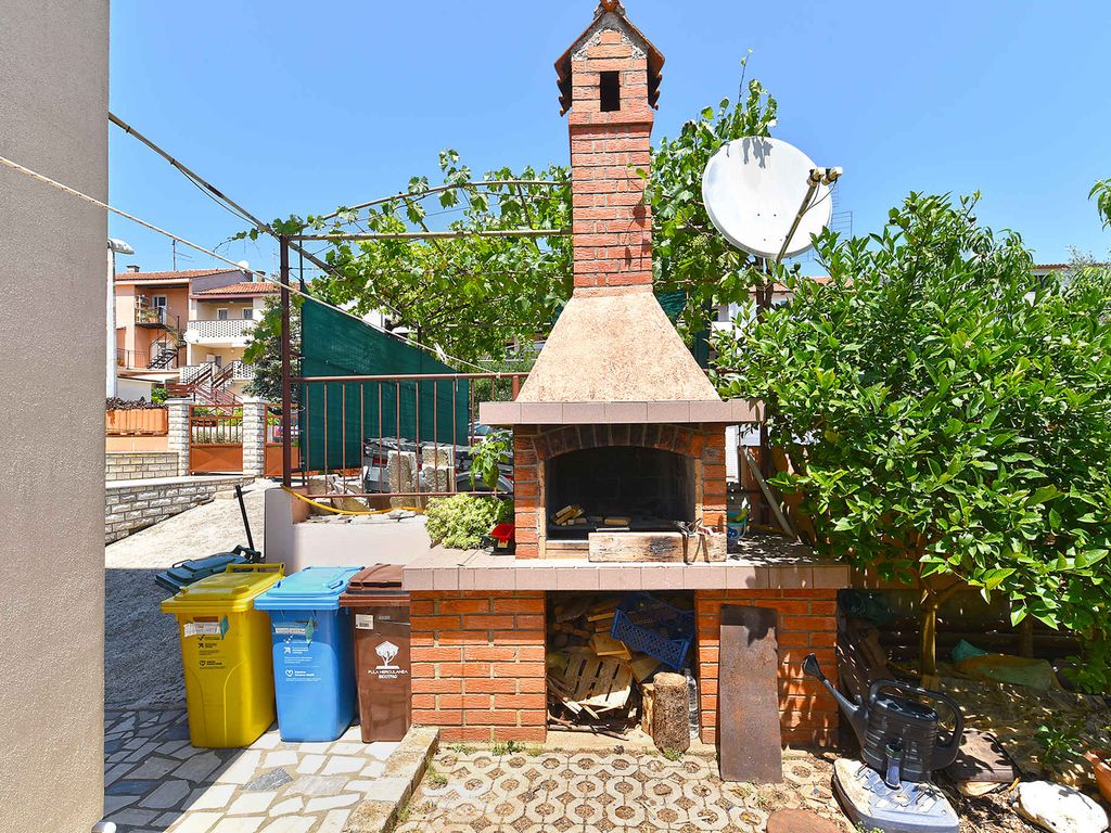 Ferienwohnung mit Terrasse und Grill