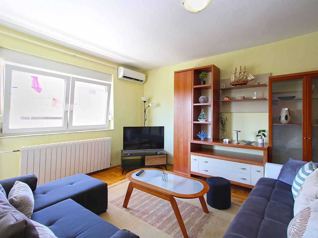 Ferienwohnung mit Klimaanlage und Waschmaschine