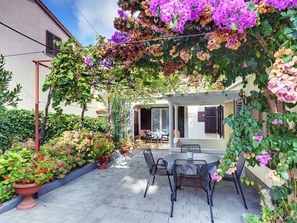 Ferienwohnung mit Terrasse und Klimaanlage