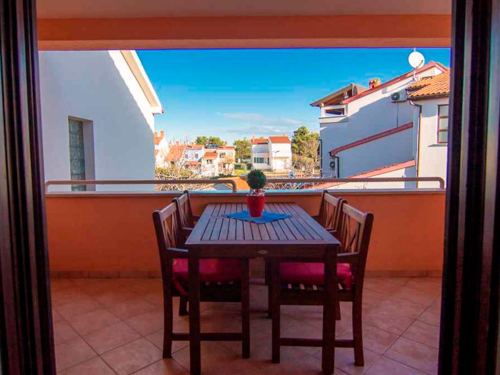 Ferienwohnung mit Balkon und Klimaanlage