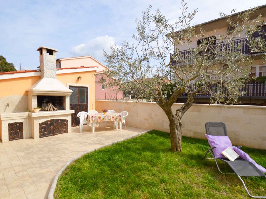 Ferienwohnung mit schöner Terrasse und Internetzugang