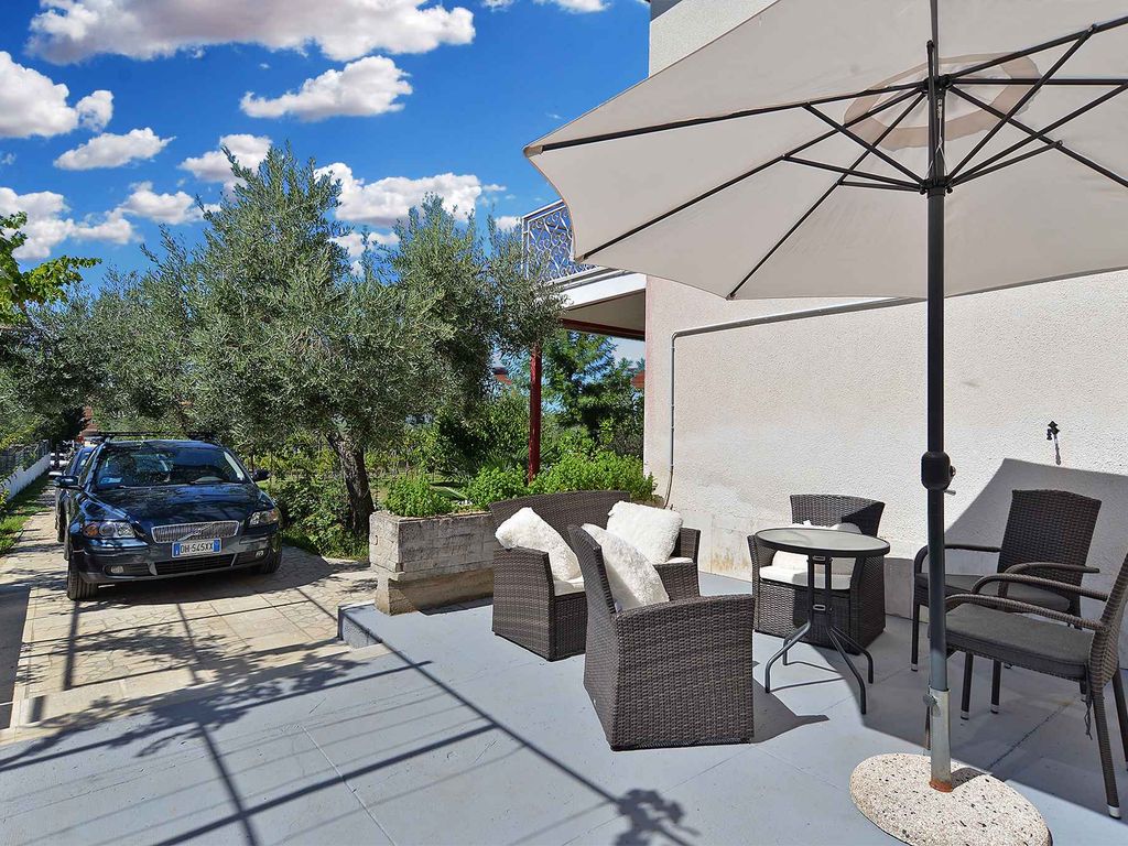 Ferienwohnung mit Terrasse und Klimaanlage