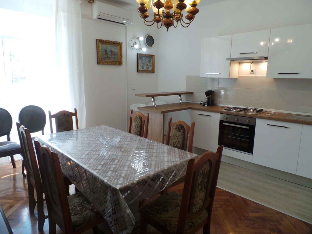 Ferienwohnung mit Balkon und Grillmöglichkeit