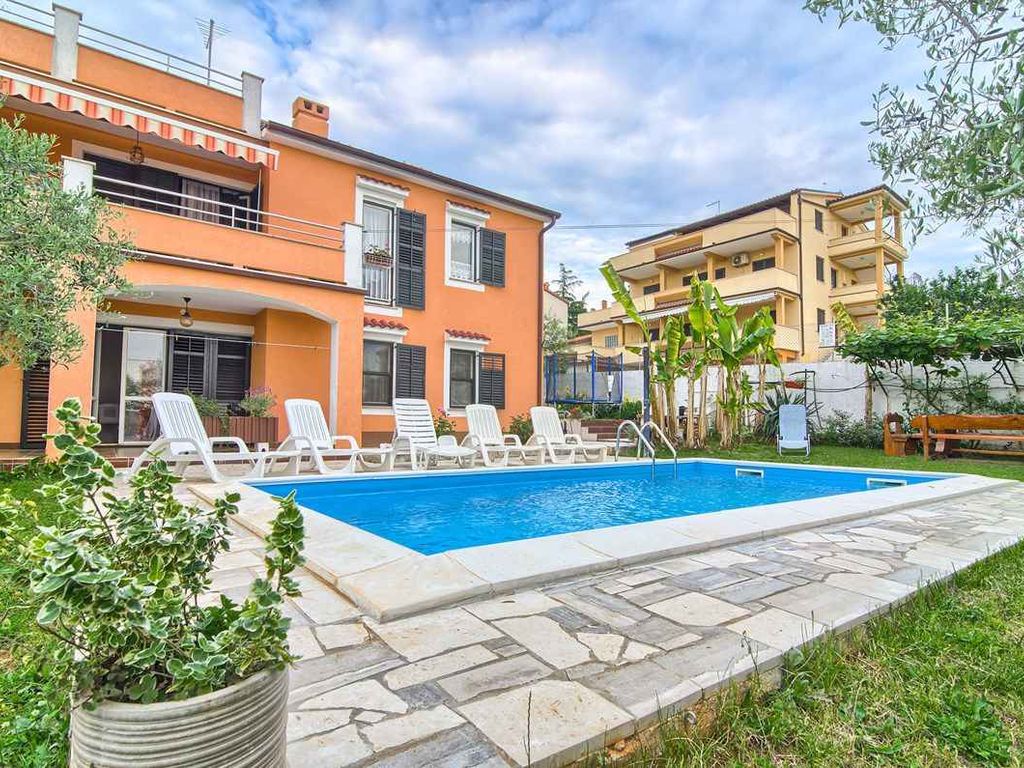 Ferienwohnung mit Pool und Tischtennis