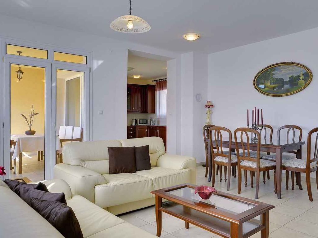 Ferienwohnung mit Balkon und Klimaanlage