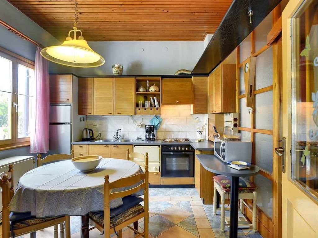 Ferienhaus mit Parkplatz, Grill und WLAN