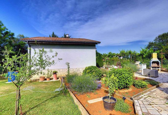 Ferienhaus mit Parkplatz, Grill und WLAN – Foto 3