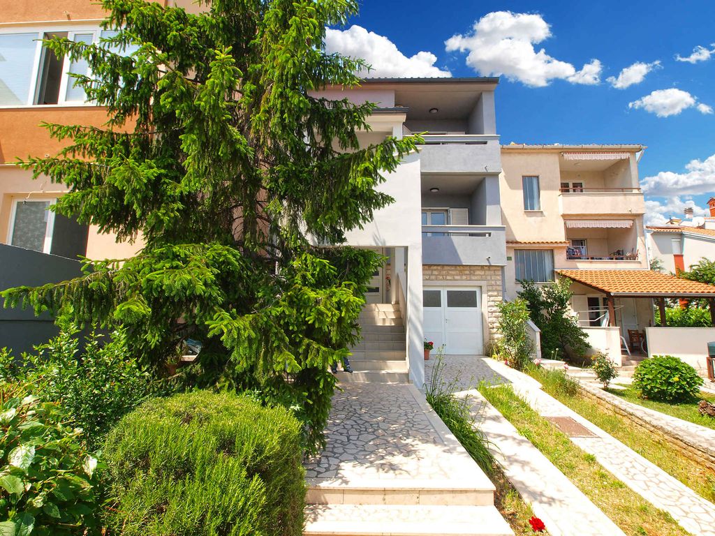 Ferienwohnung mit Balkon und Klimaanlage