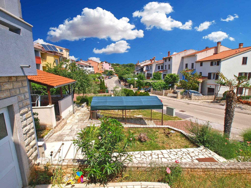 Ferienwohnung mit Balkon und Klimaanlage