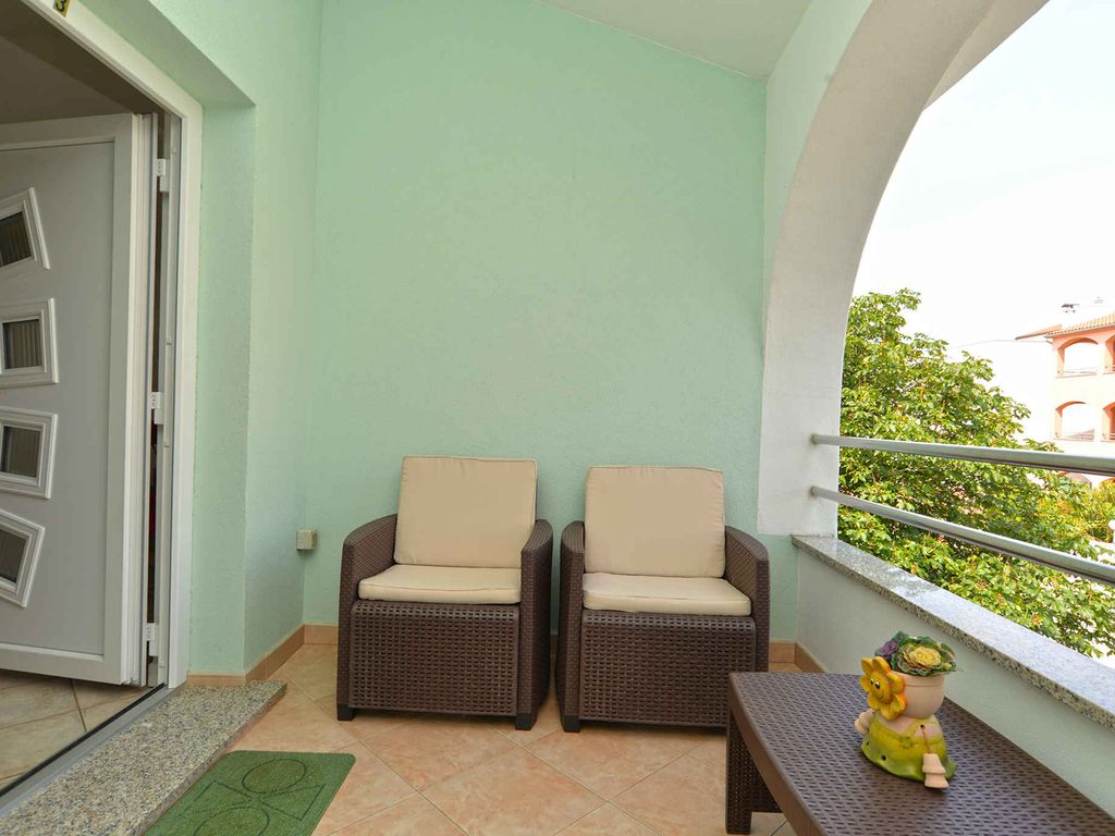 Ferienwohnung mit Gemeinschaftspool und Klimaanlage