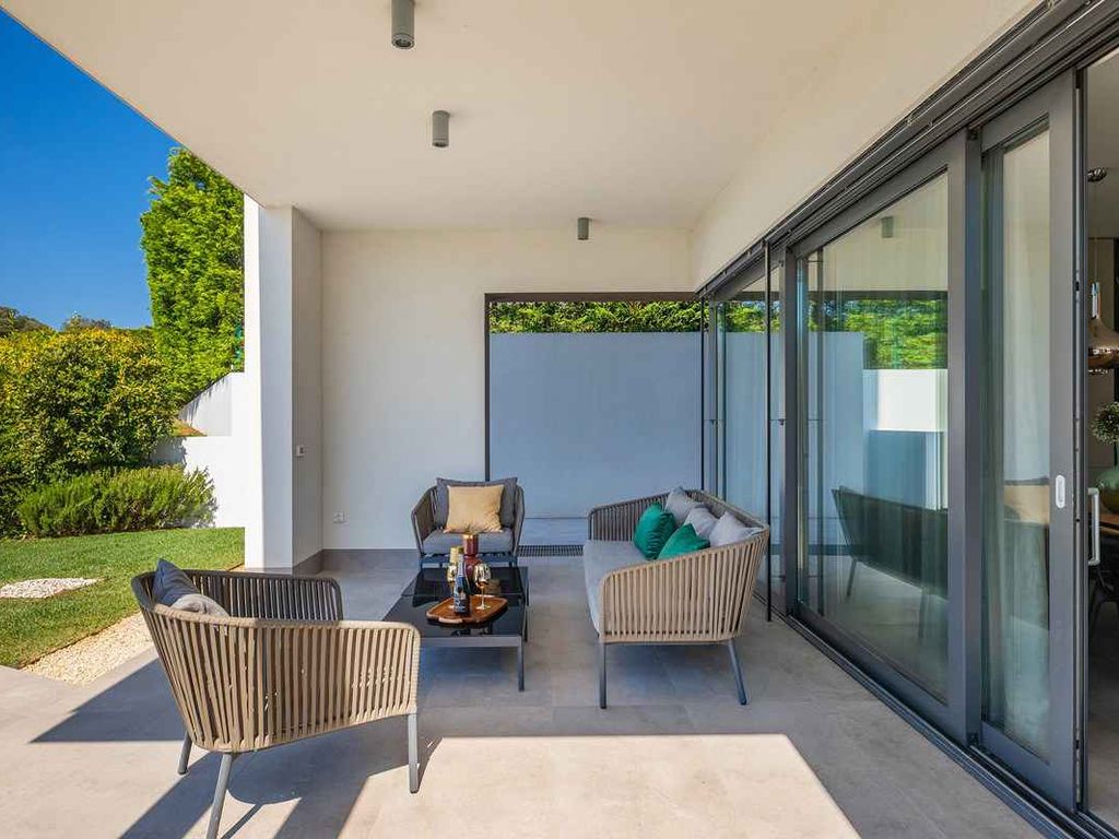 Villa mit Pool und Weinkeller