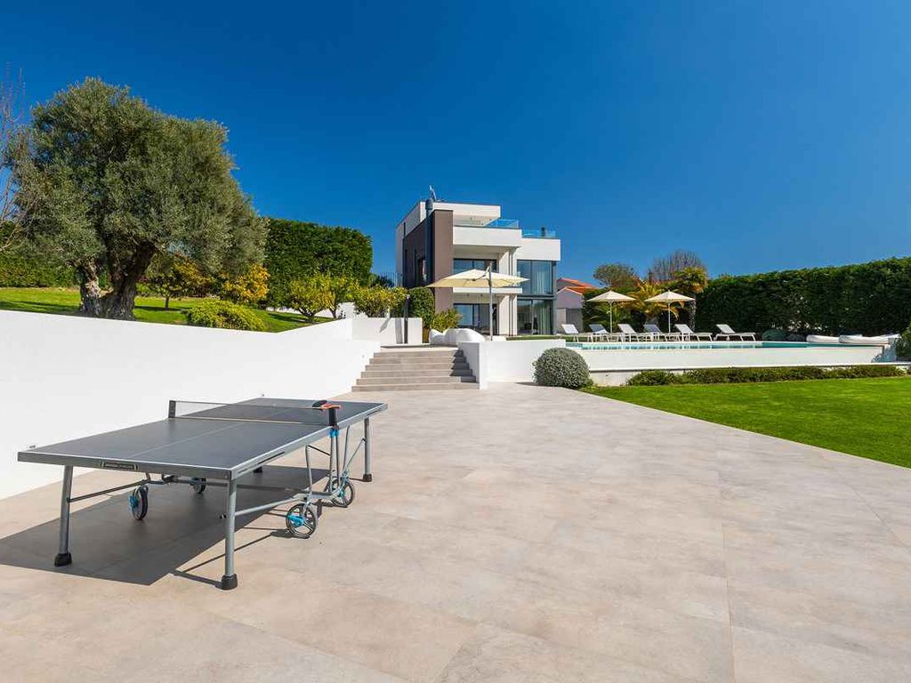 Villa mit Pool und Weinkeller
