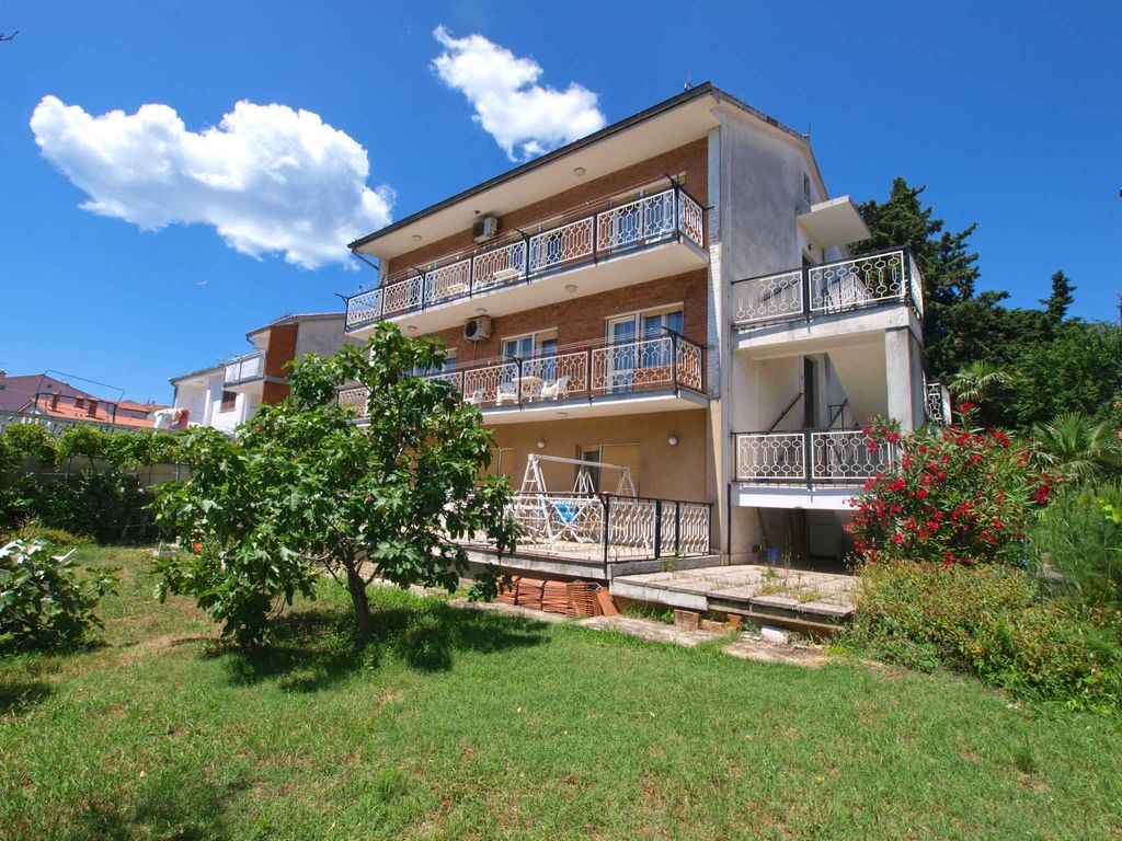 Ferienwohnung mit Balkon und Klimaanlage