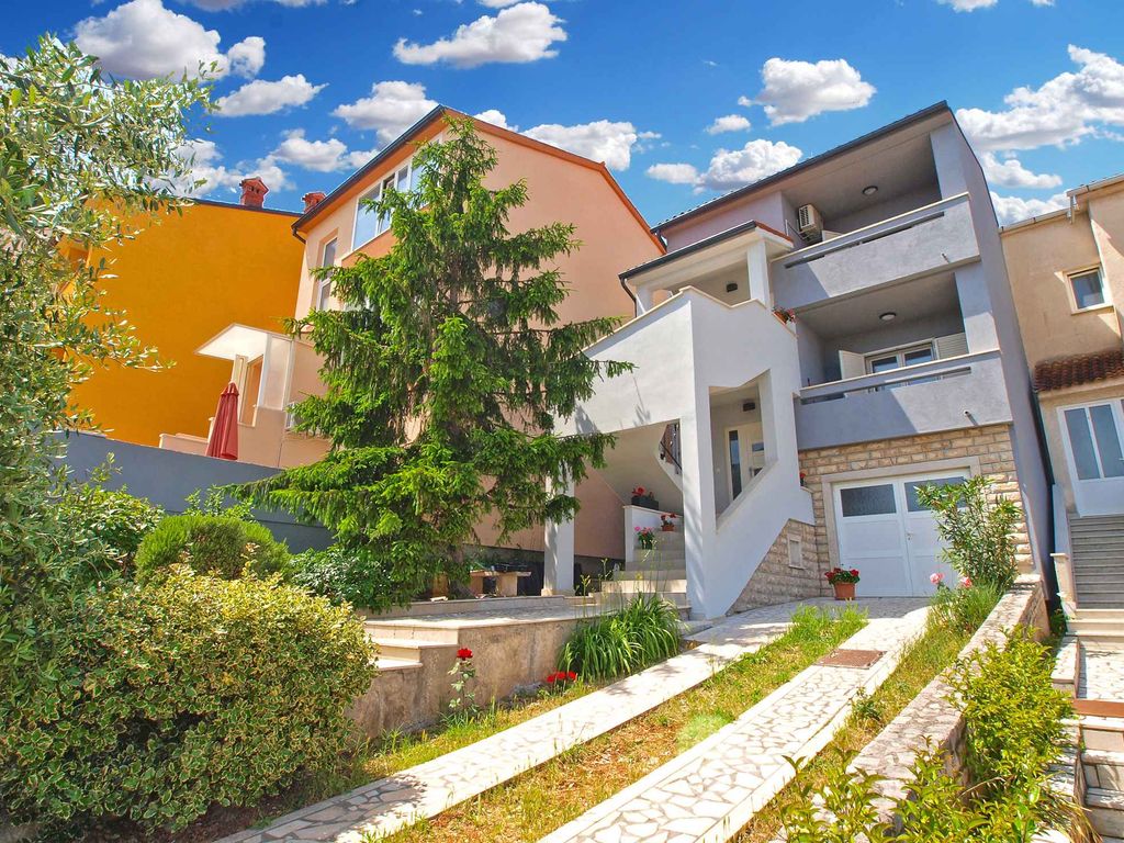 Ferienwohnung mit Balkon und Klimaanlage