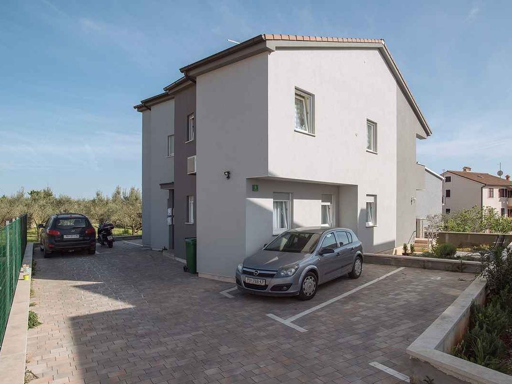 Ferienwohnung mit Terrasse und Klimaanlage