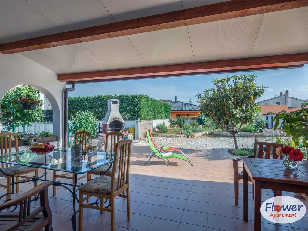 Ferienhaus mit großer Terrasse und Klimaanlage